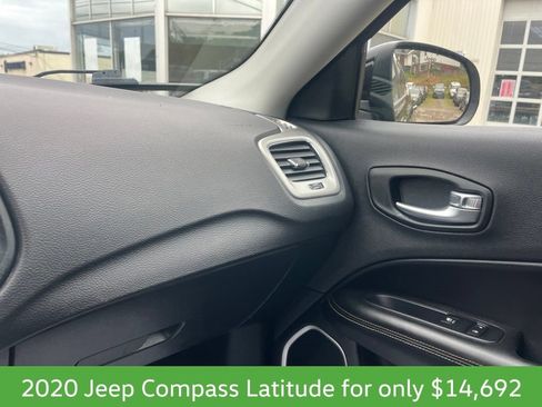 Used 2020 Jeep Compass Latitude AWD/4WD image 18