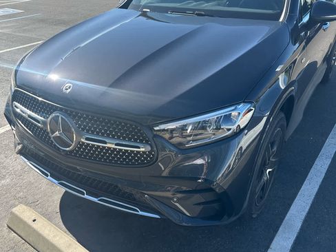 Used 2025 Mercedes-Benz GLC 350e 4MATIC image 2