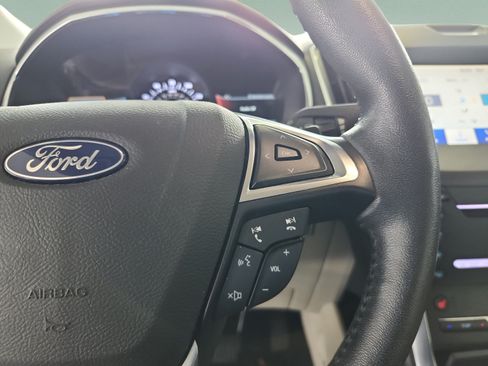 Used 2019 Ford Edge Titanium w/ Cold Weather Package AWD/4WD image 28