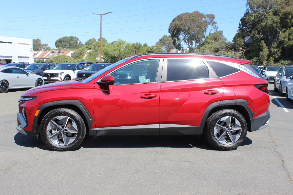 Used 2025 Hyundai Tucson SEL FWD image 2