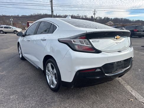 Used 2017 Chevrolet Volt LT w/ Comfort Package image 5