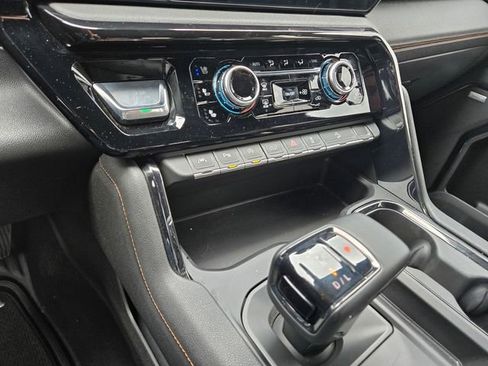 Used 2024 GMC Sierra 1500 AT4 w/ Technology Package image 20