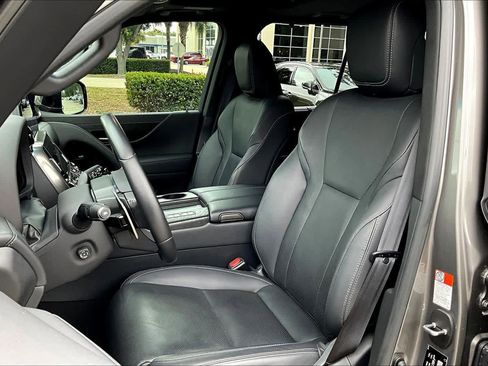 Used 2024 Lexus LX 600 4WD w/ Luxury Package image 8