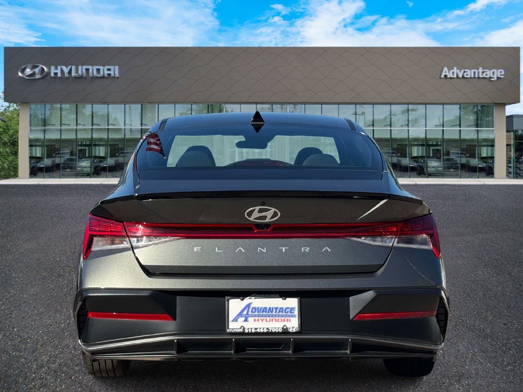 Certified 2026 Hyundai Elantra SEL Sport Premium FWD image 6