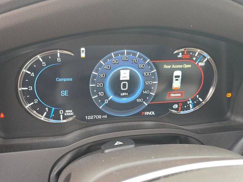 Used 2017 Cadillac Escalade Luxury AWD/4WD image 31