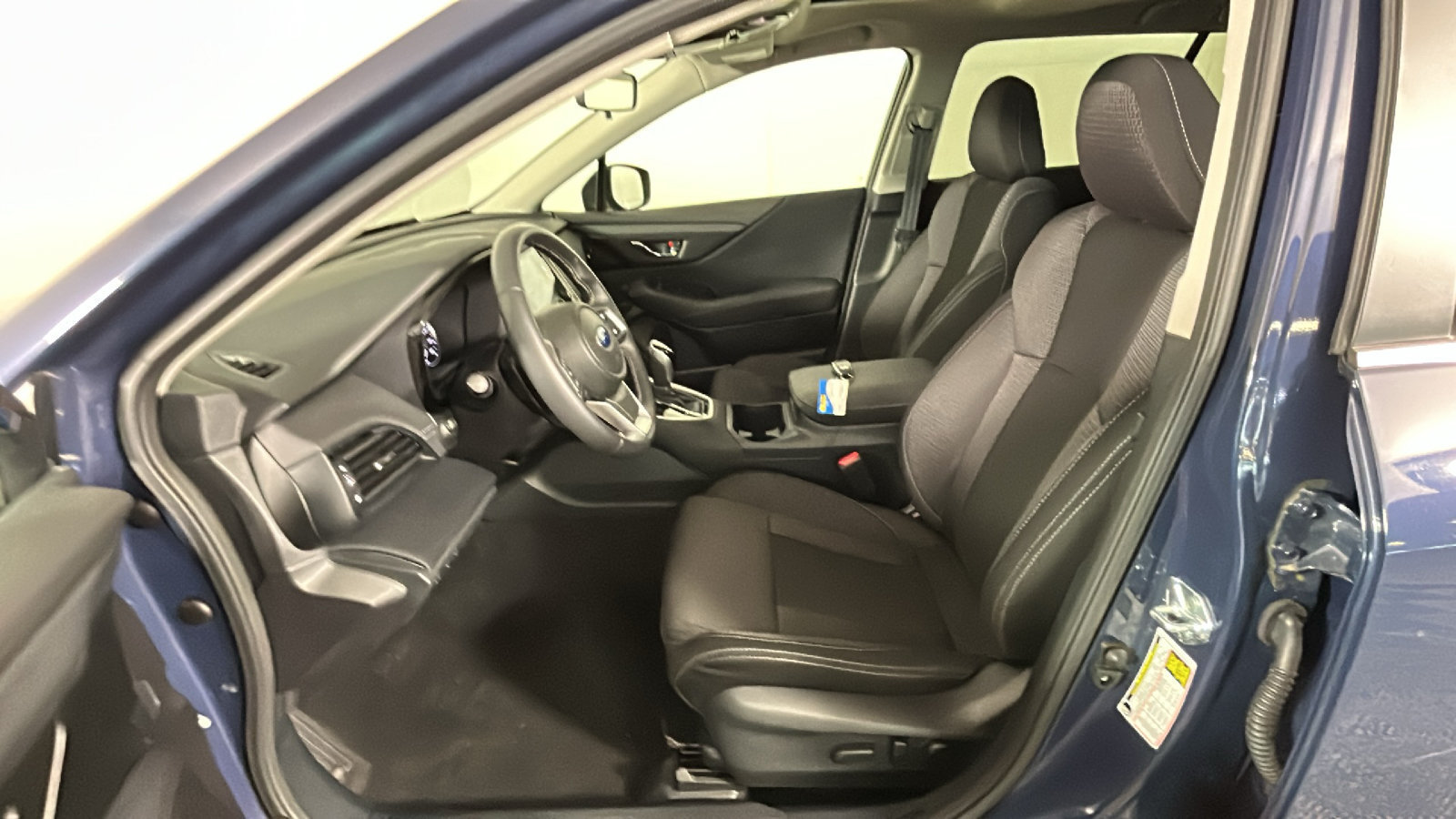 Used 2025 Subaru Outback Premium AWD/4WD image 13
