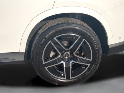 Certified 2025 Mercedes-Benz GLC 300 4MATIC image 6