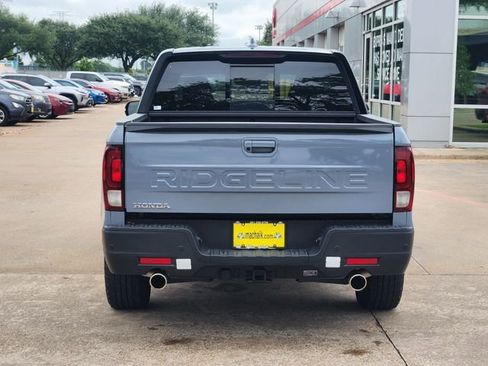 Used 2025 Honda Ridgeline Black Edition image 6