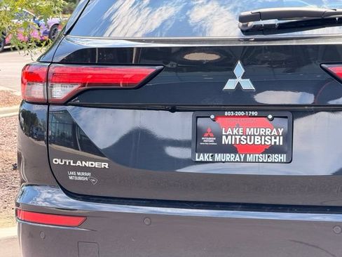 Used 2024 Mitsubishi Outlander SE AWD/4WD image 12