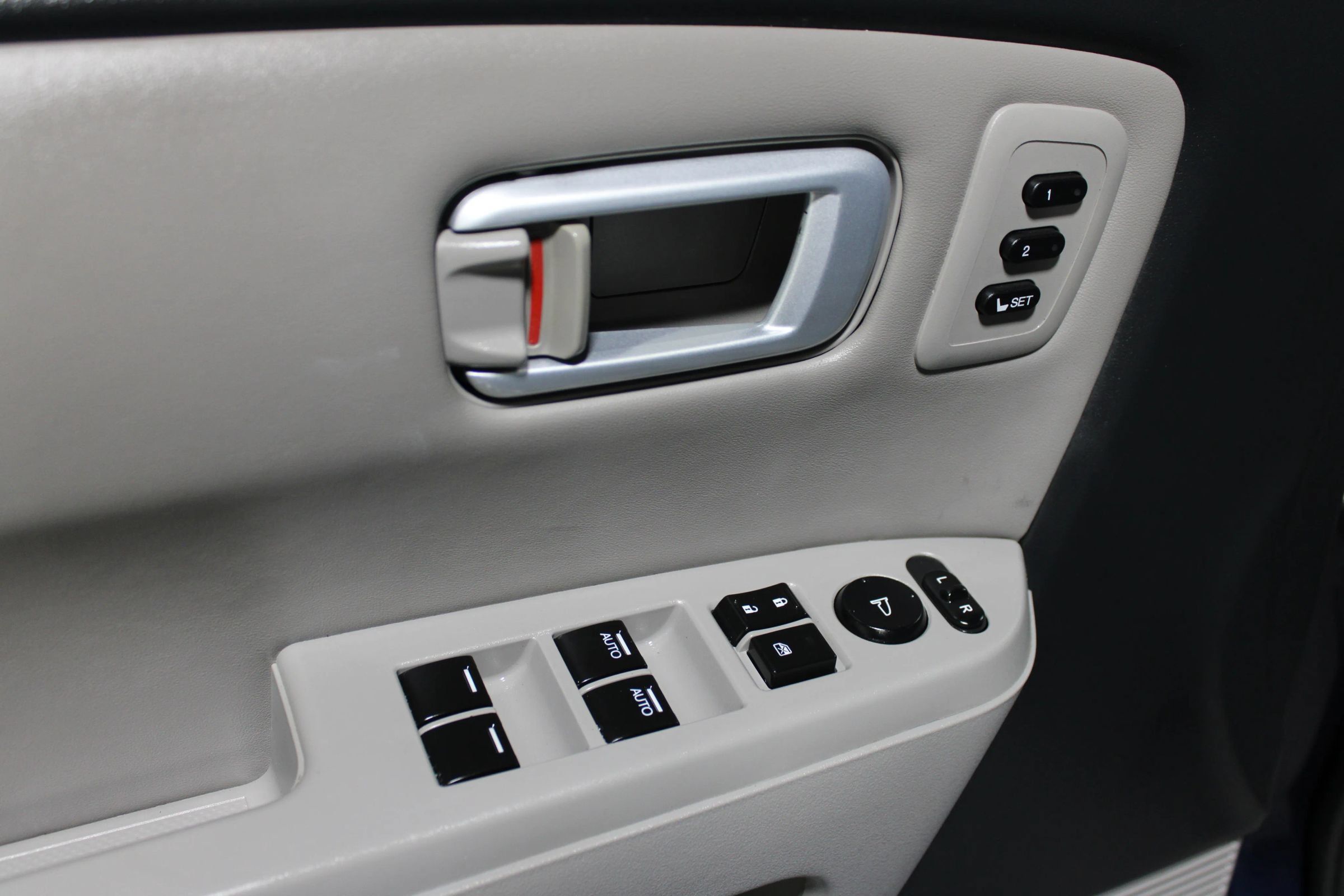 Used 2014 Honda Pilot Touring image 9