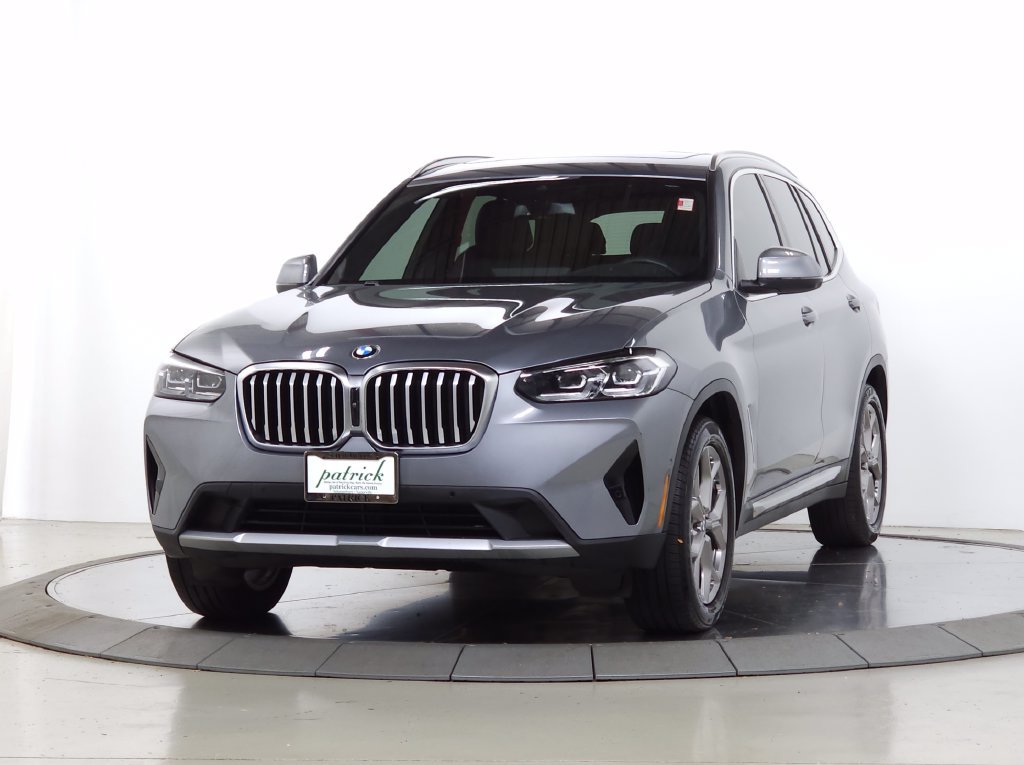 Used 2024 BMW X3 xDrive30i w/ Premium Package w/ZPA AWD/4WD image 3