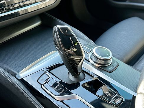 Used 2022 BMW 530i w/ M Sport Package image 25