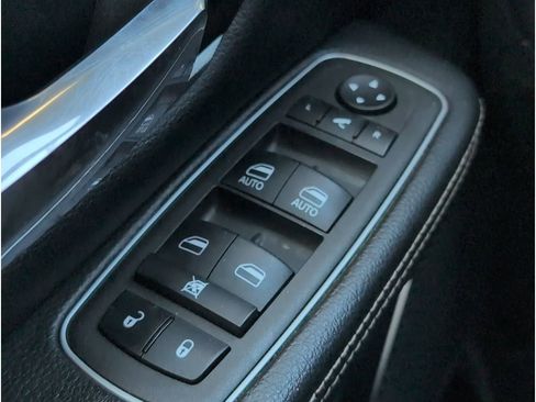 Used 2023 RAM 1500 Laramie image 12