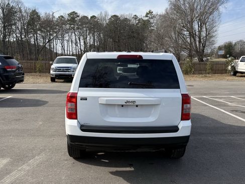 Used 2016 Jeep Patriot Sport w/ Power Value Group FWD image 7