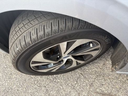 Used 2022 Subaru Legacy Premium image 23