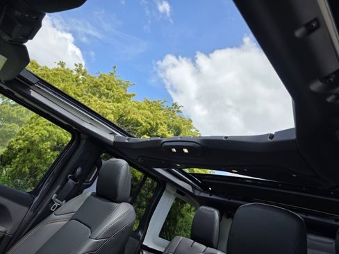 Used 2026 Jeep Wrangler Sahara image 13