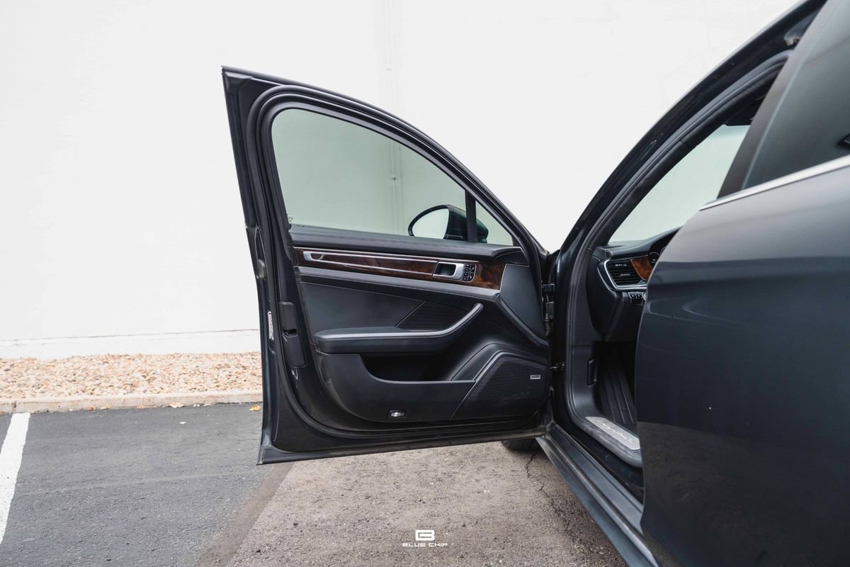 Used 2018 Porsche Panamera Turbo Sport Turismo AWD/4WD image 32