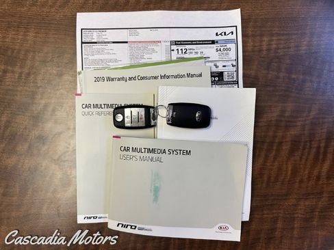 Used 2019 Kia Niro EX Premium w/ Cold Weather Package 1.0 FWD image 2