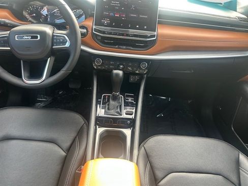 Used 2025 Jeep Compass Limited w/ Sun & Sound Group AWD/4WD image 10