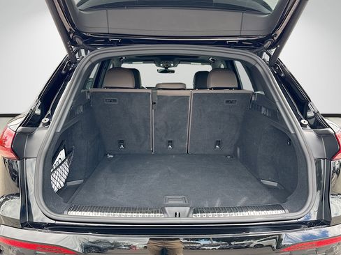 Certified 2025 Audi Q5 Premium w/ Convenience Package image 11