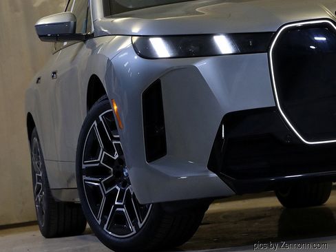 Used 2026 BMW iX xDrive60 image 3