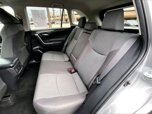 Used 2024 Toyota RAV4 XLE AWD/4WD image 18