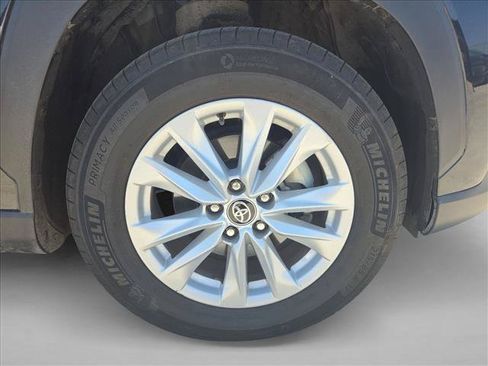 Certified 2024 Toyota Corolla Cross LE FWD image 17
