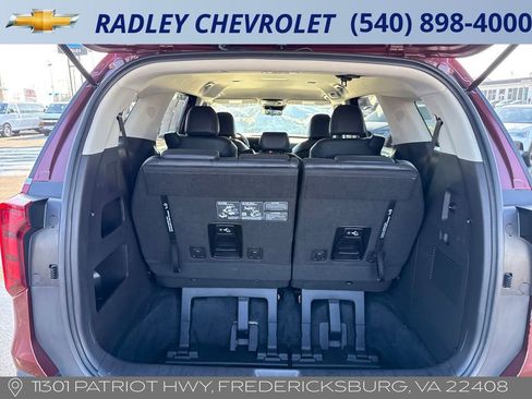Used 2025 Kia Carnival image 10