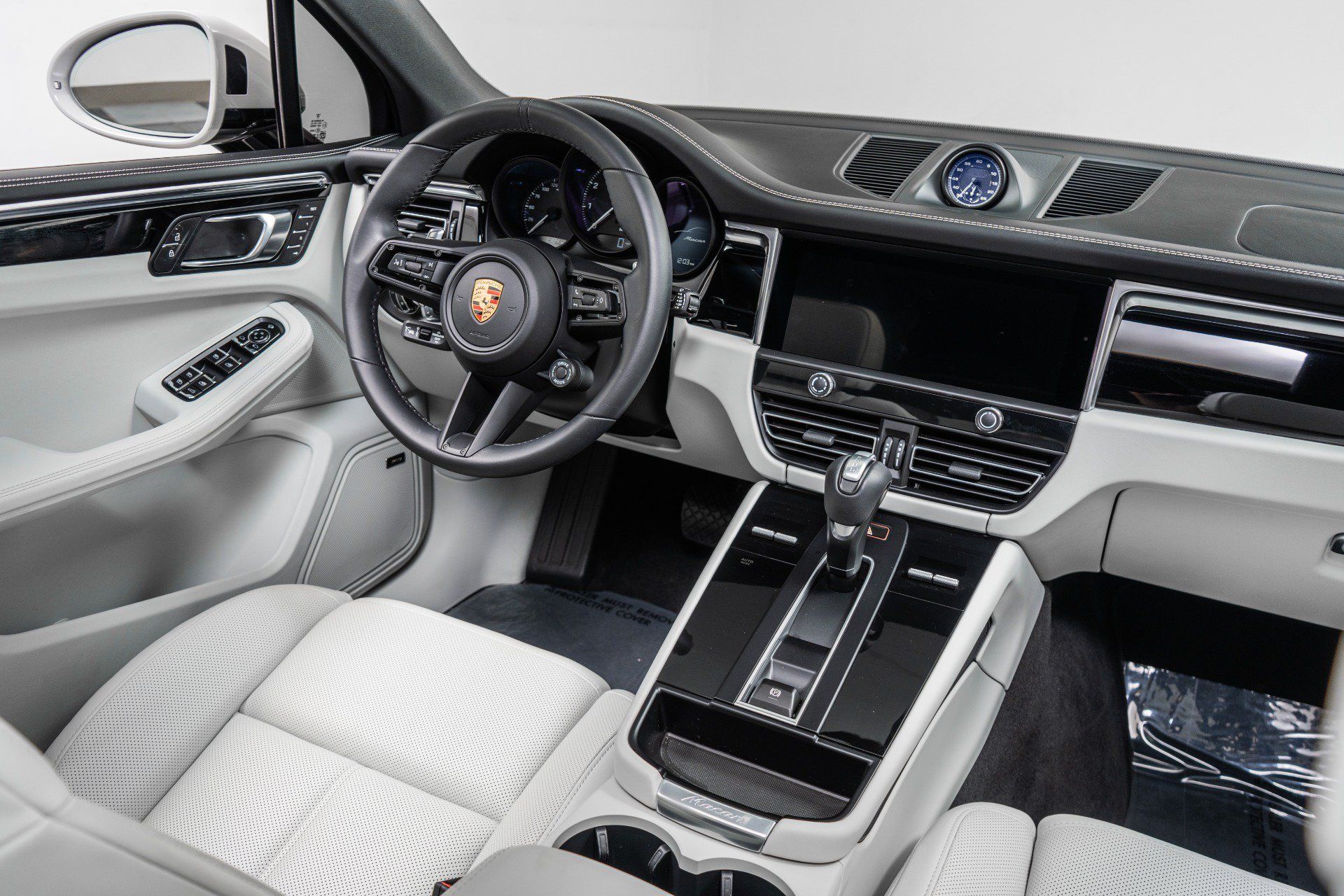 Used 2026 Porsche Macan AWD/4WD image 28