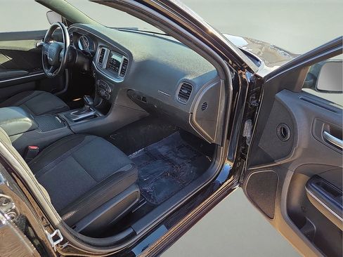 Used 2022 Dodge Charger SXT image 11