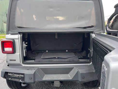 Used 2018 Jeep Wrangler Sport AWD/4WD image 12