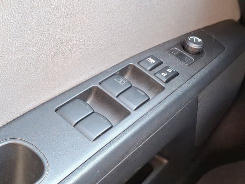 Used 2011 Nissan Sentra 2.0 S w/ Convenience Pkg image 25