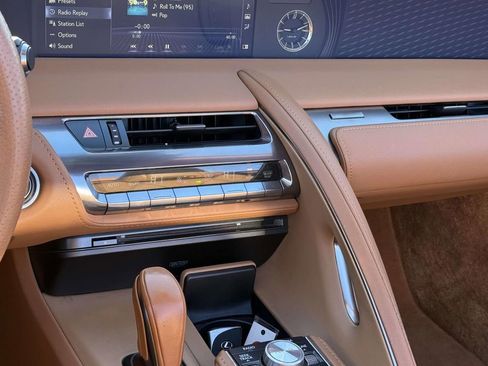 Used 2021 Lexus LC 500 Convertible image 19