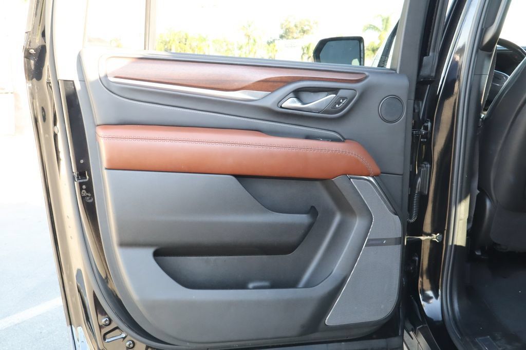 Used 2024 GMC Yukon XL Denali Ultimate AWD/4WD image 37