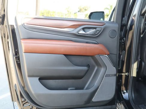Used 2024 GMC Yukon XL Denali Ultimate AWD/4WD image 37