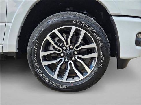 Used 2025 RAM 1500 Limited w/ Body Color Bumper Group AWD/4WD image 22