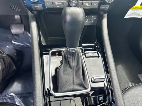 Certified 2025 Jeep Compass Latitude w/ Sun & Sound Group AWD/4WD image 40