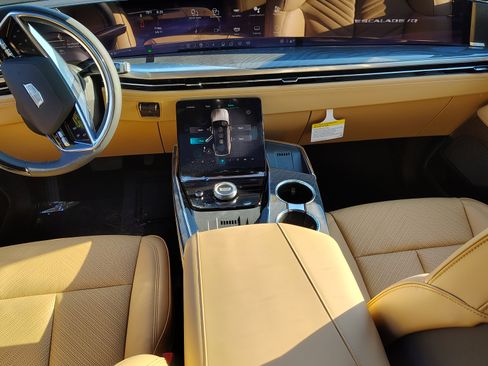 New 2025 Cadillac Escalade IQ Luxury 2 image 10