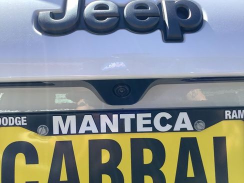 New 2025 Jeep Compass Latitude w/ Sun & Sound Group image 28