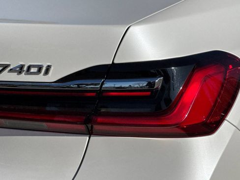 Used 2020 BMW 740i w/ Premium Package image 27