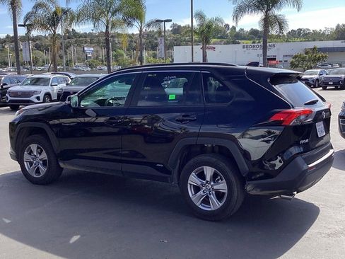 Used 2025 Toyota RAV4 XLE image 7