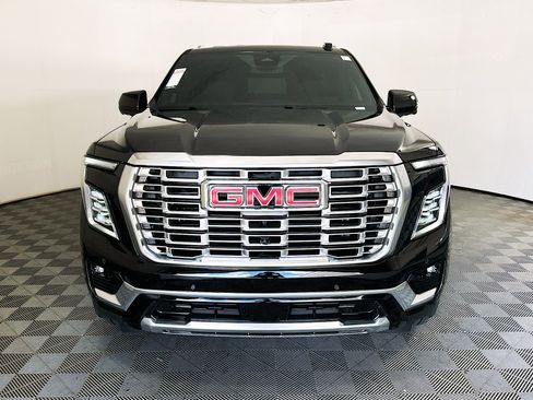 Used 2026 GMC Yukon Denali w/ Sun & Power Step Package AWD/4WD image 8