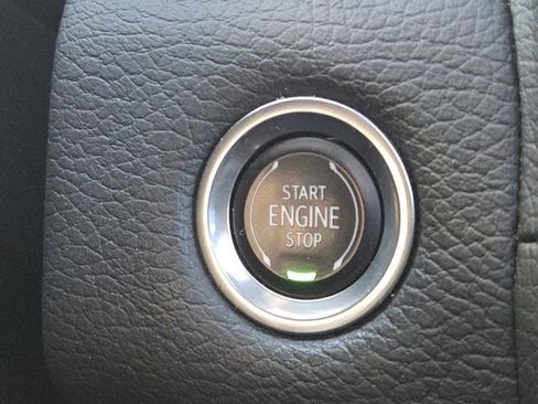 Used 2022 GMC Yukon XL Denali w/ Denali Ultimate Package image 15