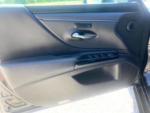 Used 2022 Lexus ES 350 w/ Premium Package FWD image 16