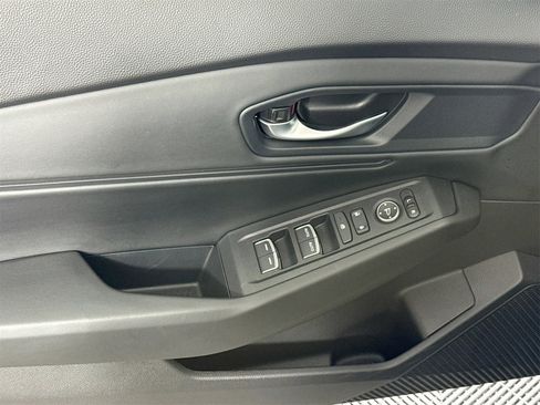 Used 2025 Honda Accord SE image 15