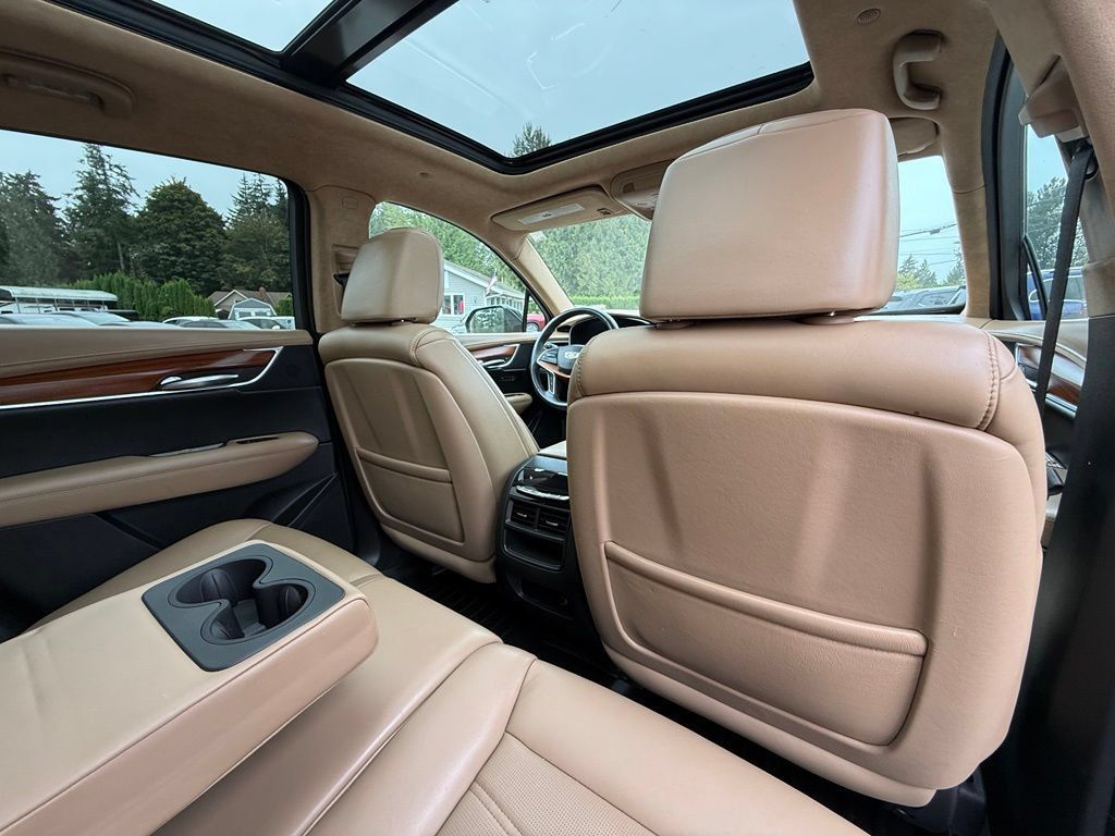 Used 2017 Cadillac XT5 Platinum AWD/4WD image 19