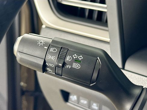Used 2025 Lexus GX 550 AWD/4WD image 19