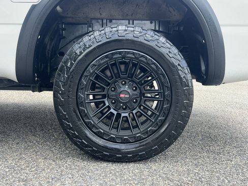 Used 2021 Nissan Titan PRO-4X w/ Pro-4x Convenience Package AWD/4WD image 33