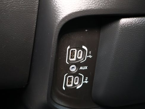 Used 2022 RAM 1500 Laramie AWD/4WD image 21