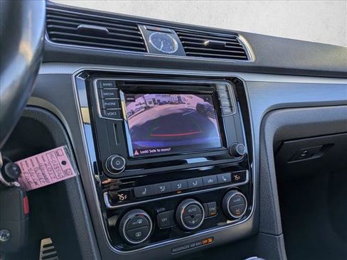 Used 2017 Volkswagen Passat 1.8T R-Line image 12